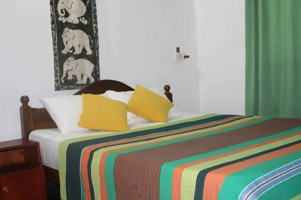 Alex Home Stay Канди Шри-Ланка